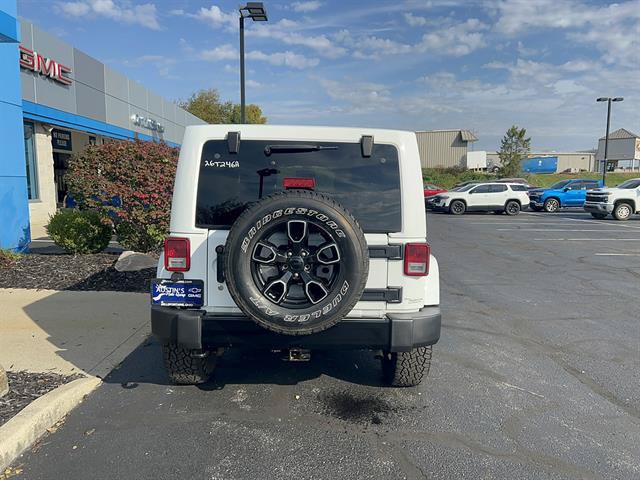 Used 2017 Jeep Wrangler Unlimited Sahara AWD/4WD image 7