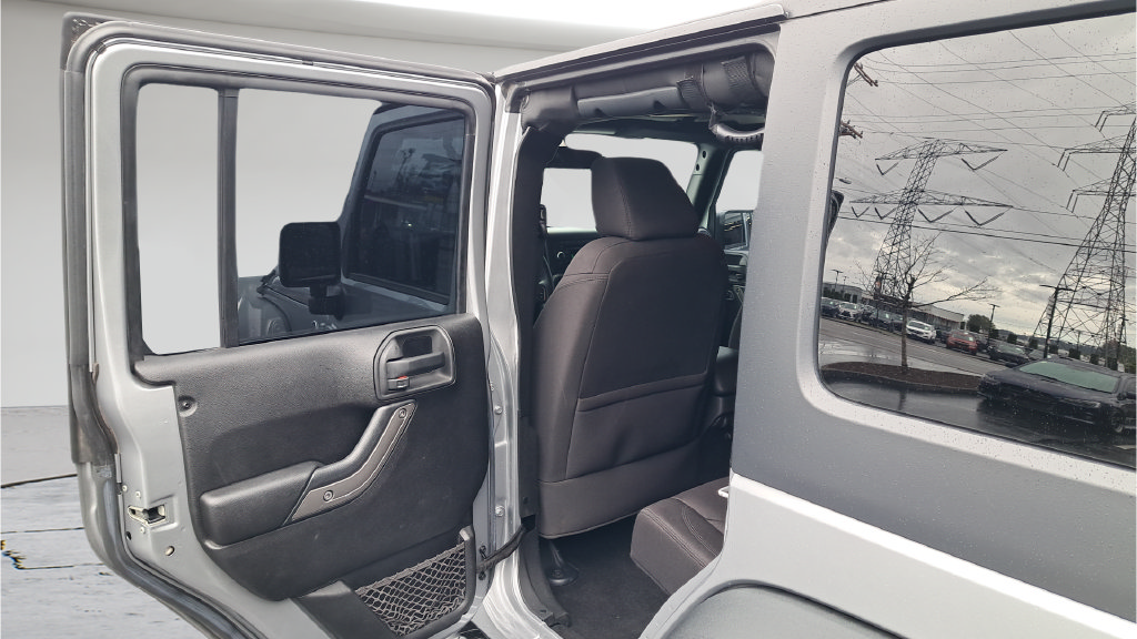 Used 2013 Jeep Wrangler Unlimited Sport AWD/4WD image 23