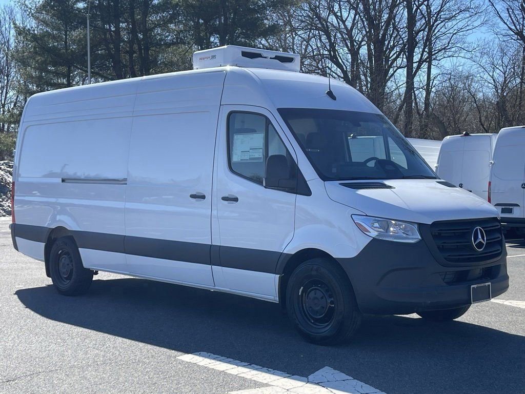 New 2025 Mercedes-Benz Sprinter 2500 image 9