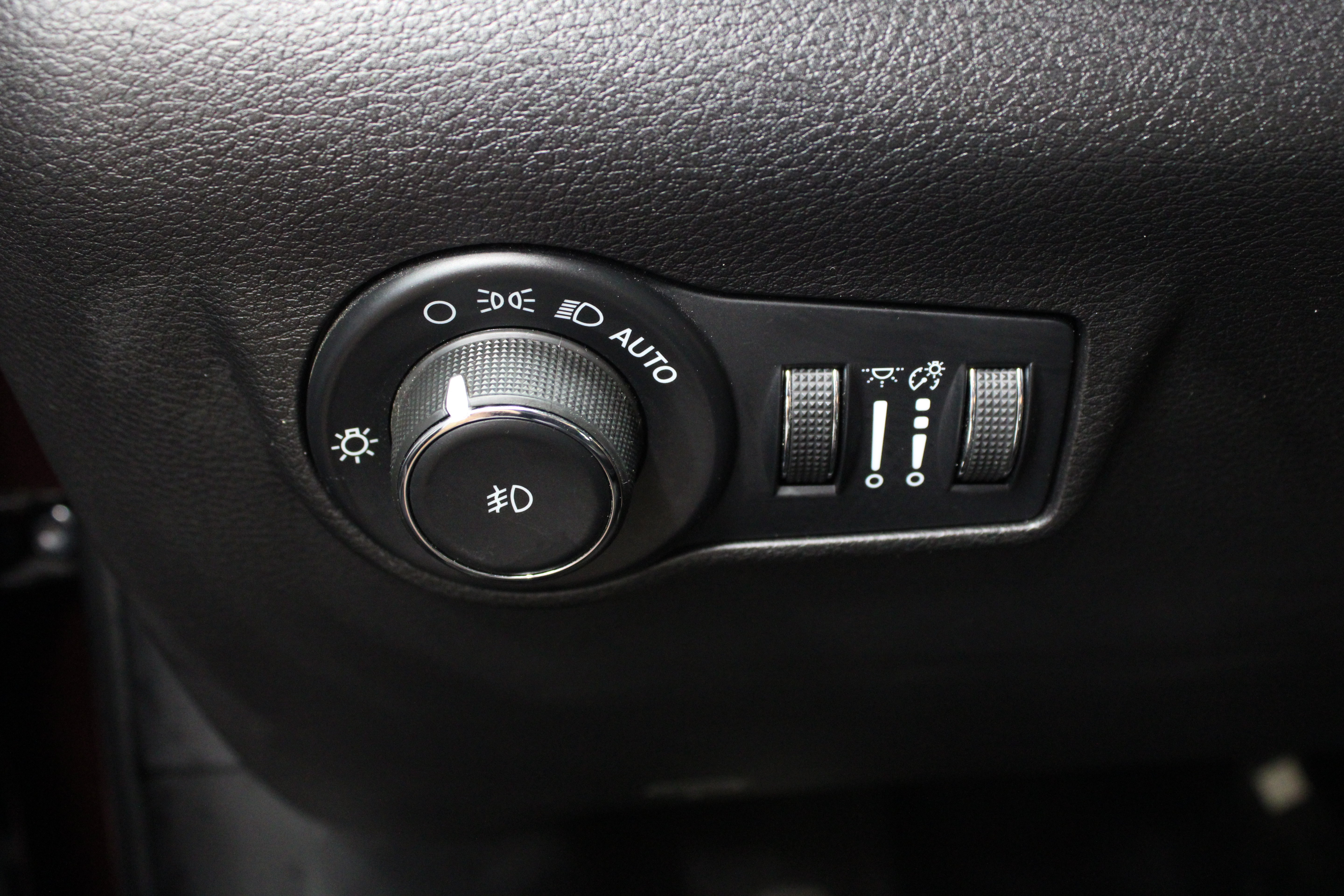 Used 2022 Jeep Compass Latitude w/ Convenience Group AWD/4WD image 25