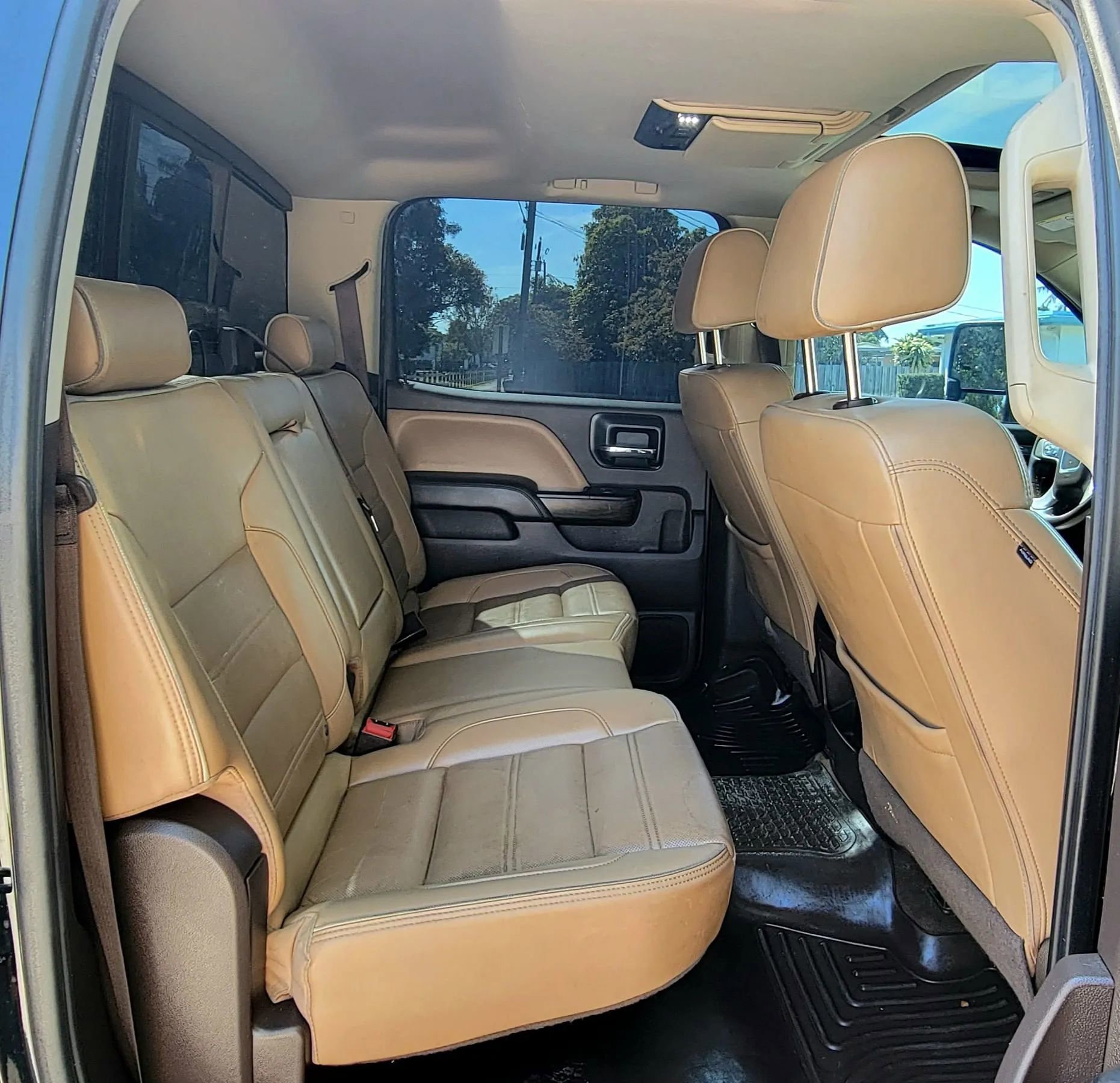 Used 2017 GMC Sierra 2500 Denali w/ Duramax Plus Package AWD/4WD image 7