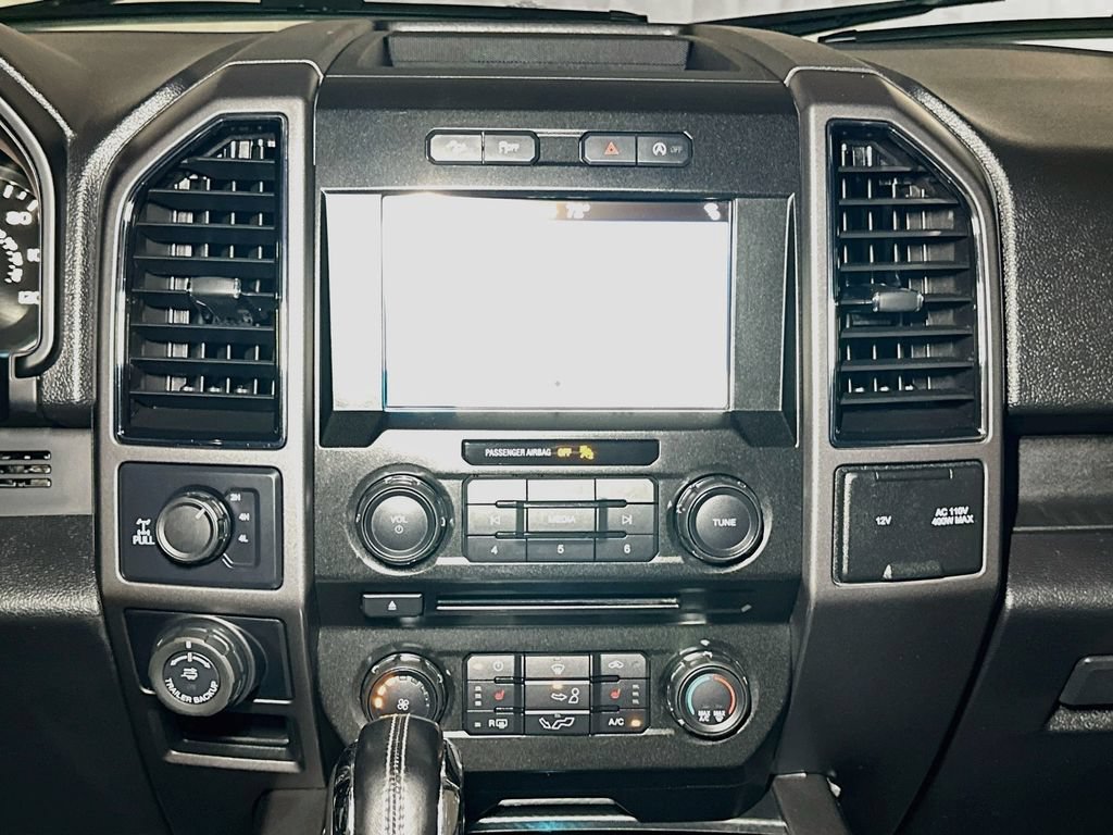 Used 2018 Ford F150 XLT w/ Equipment Group 302A Luxury AWD/4WD image 11