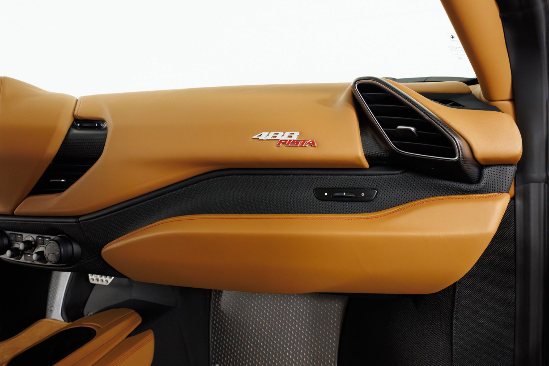 Used 2020 Ferrari 488 Pista Coupe RWD image 40