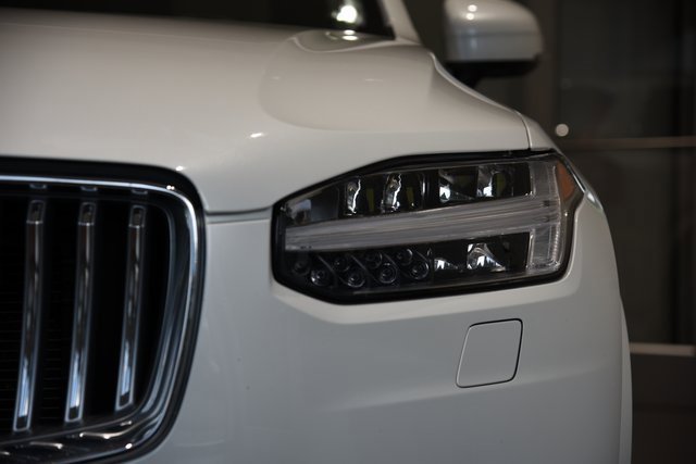 Used 2023 Volvo XC90 T8 Ultimate w/ Lounge Package image 7