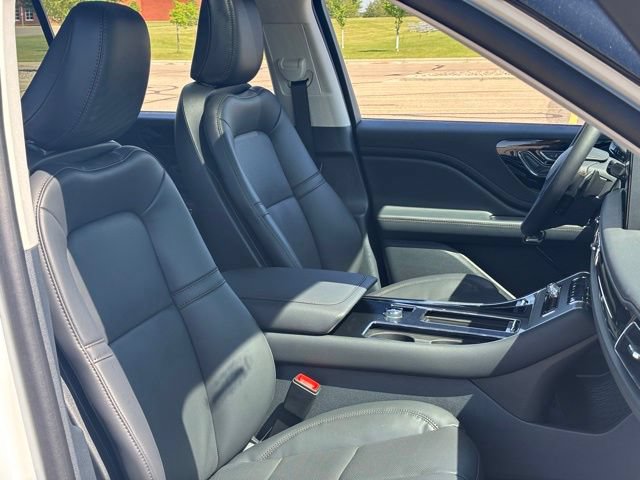New 2026 Lincoln Aviator AWD image 24