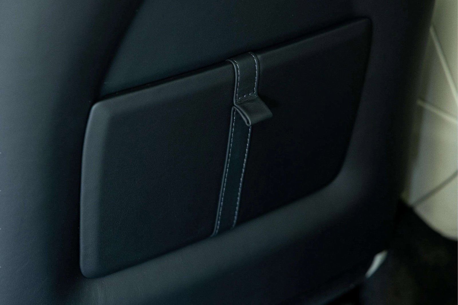 Used 2025 Aston Martin DBX 707 image 39