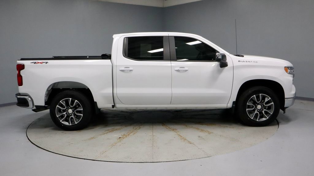 Used 2024 Chevrolet Silverado 1500 LT AWD/4WD image 12