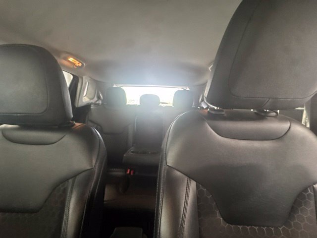 Used 2020 Jeep Compass Latitude FWD image 16