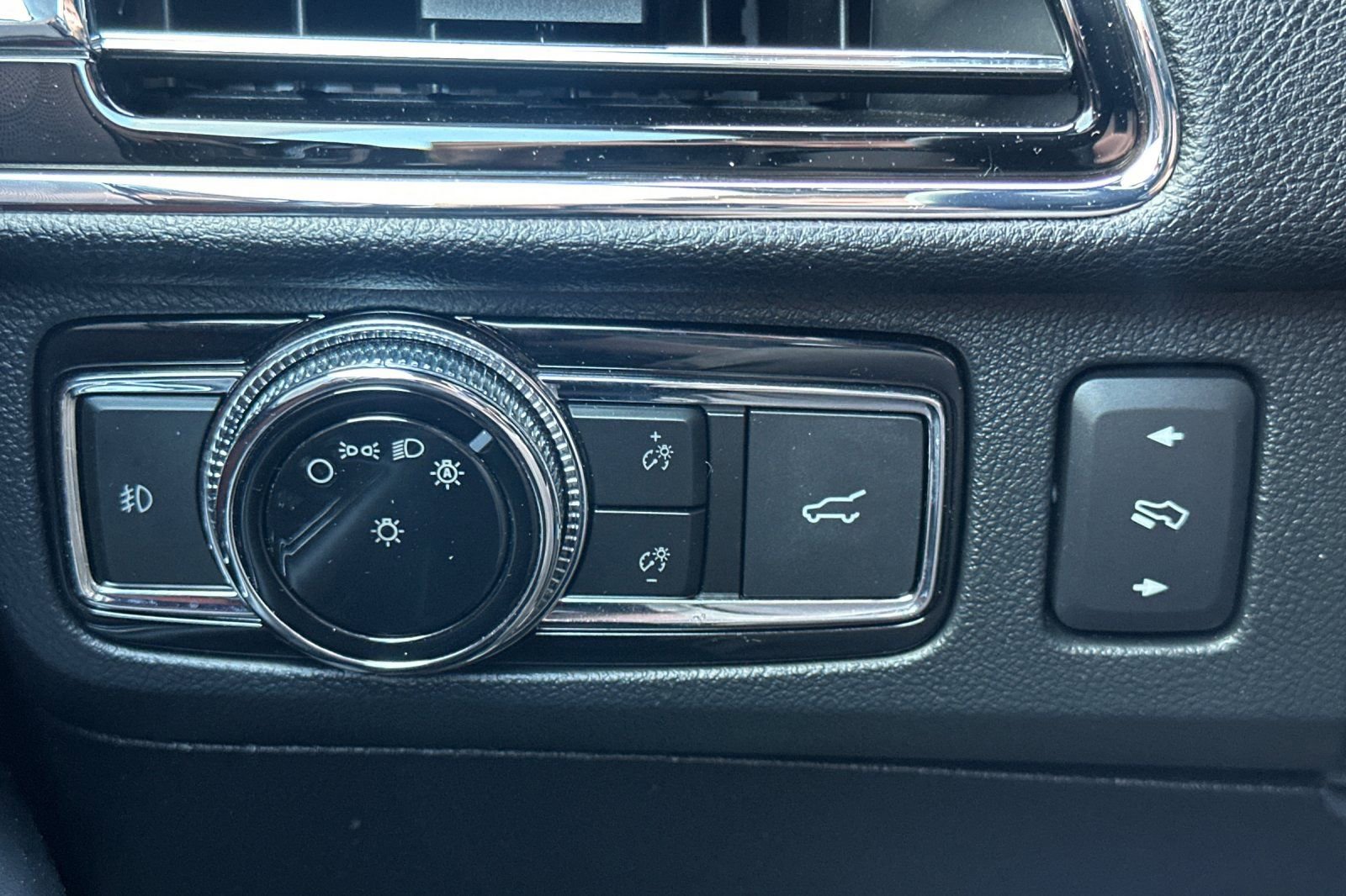 Used 2019 Lincoln Navigator L Reserve image 40