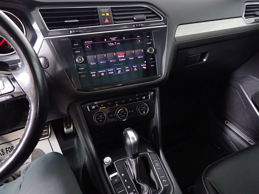Used 2021 Volkswagen Tiguan SE R-Line AWD/4WD image 28