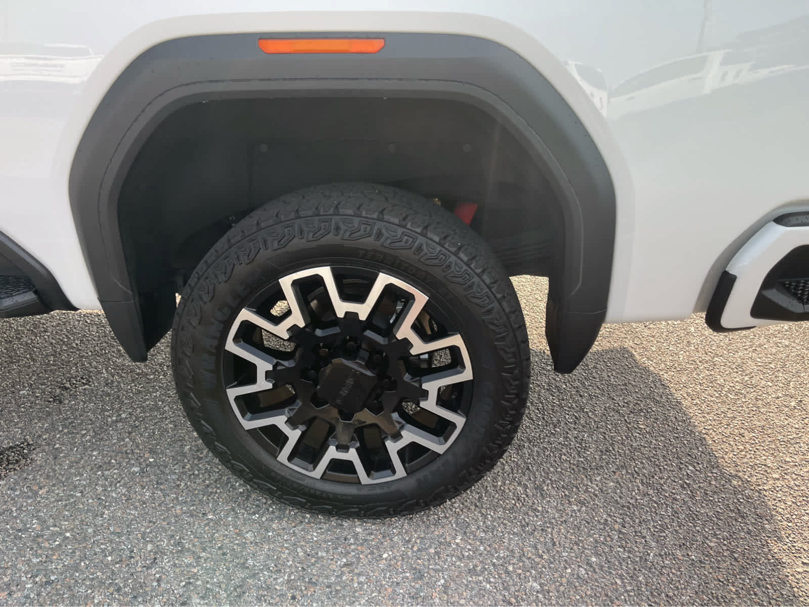 Used 2025 GMC Sierra 2500 Denali Ultimate AWD/4WD image 8