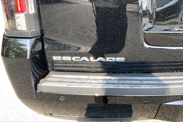 Used 2017 Cadillac Escalade ESV Luxury AWD/4WD image 7