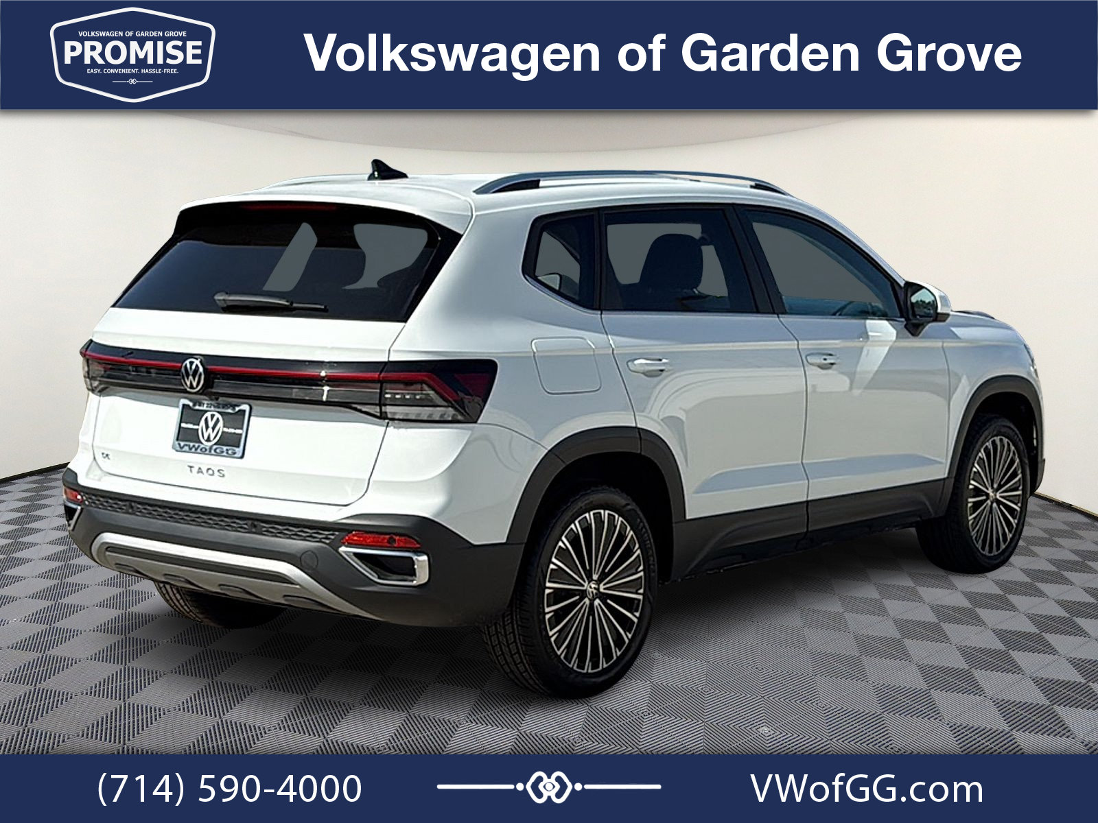 New 2027 Volkswagen Taos SE FWD image 8
