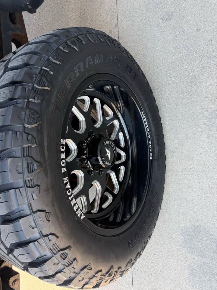 Used 2019 Ford F350 Platinum w/ Platinum Ultimate Package AWD/4WD image 10