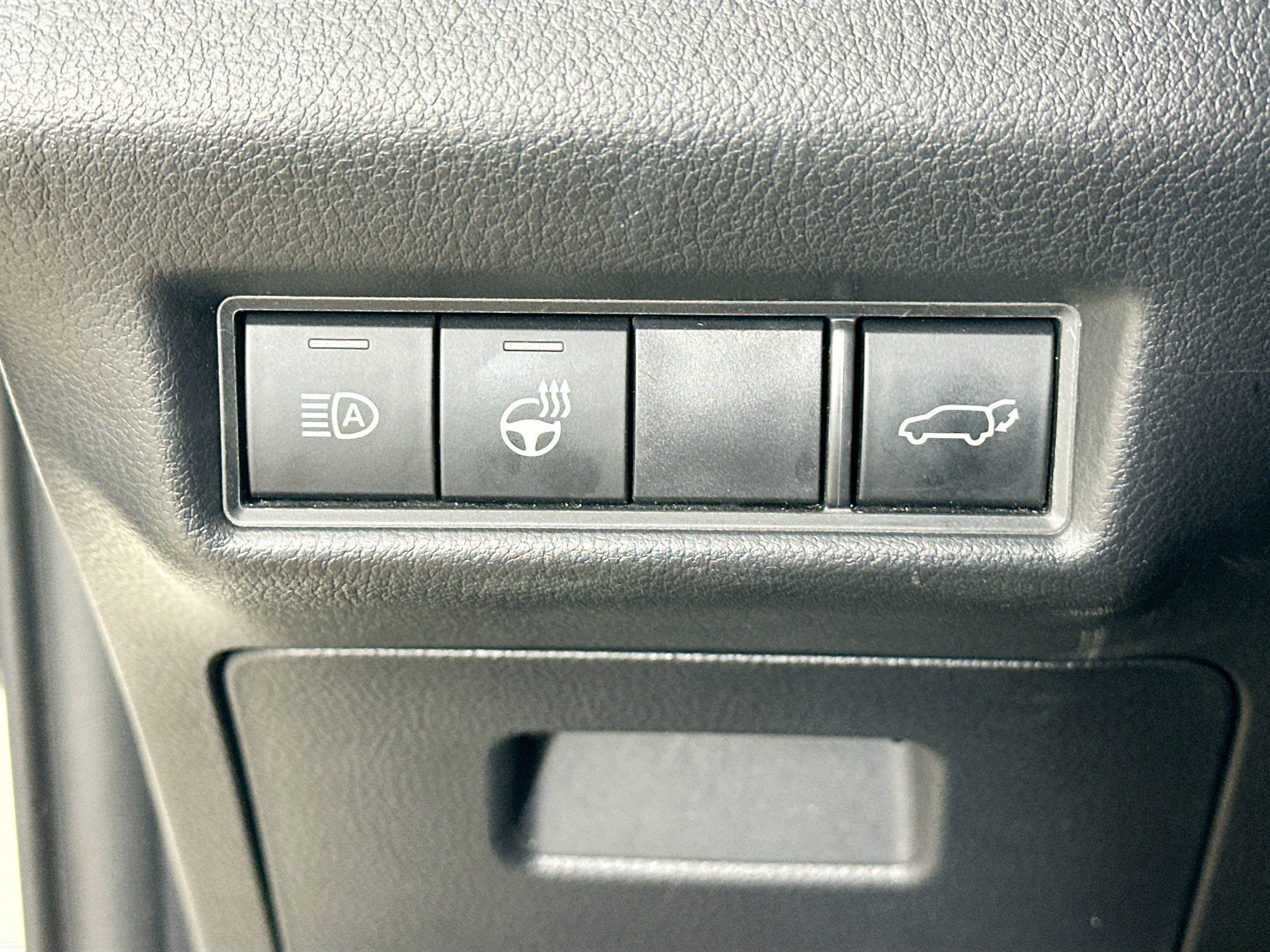 Used 2024 Toyota Grand Highlander AWD image 11