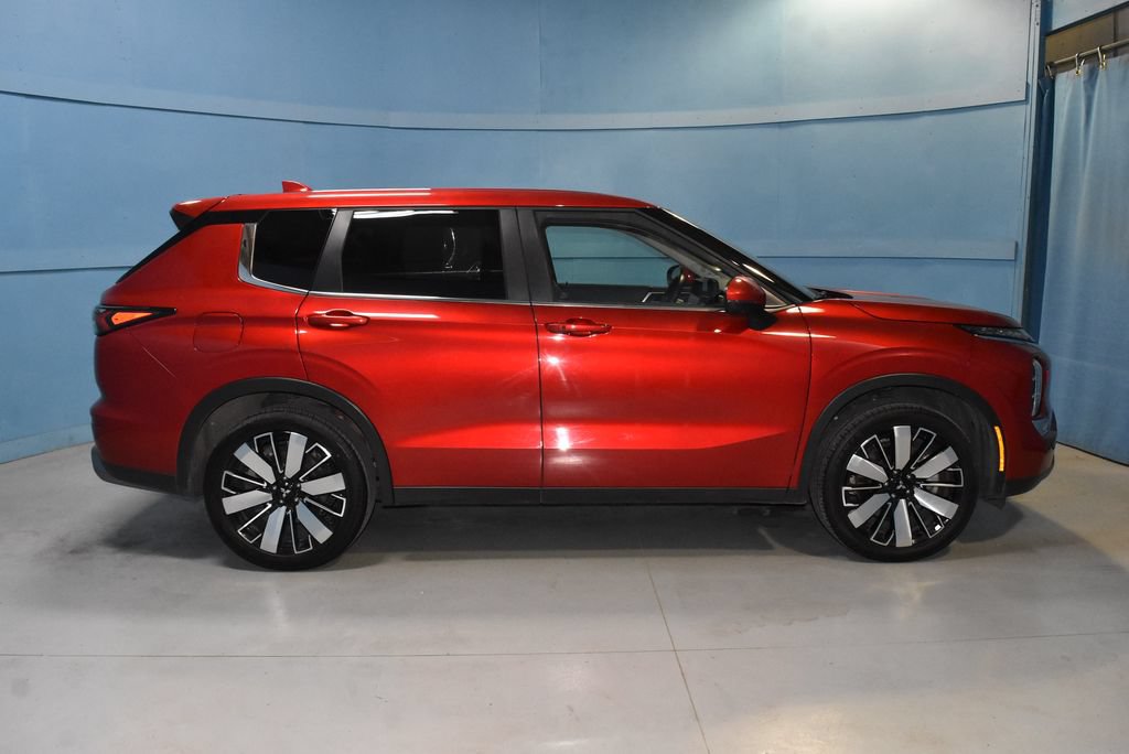 Used 2025 Mitsubishi Outlander SE AWD/4WD image 23
