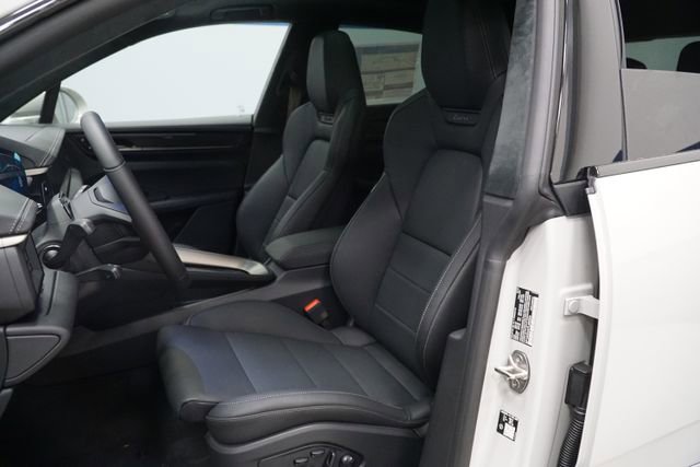 New 2026 Porsche Macan Turbo Electric AWD/4WD image 5
