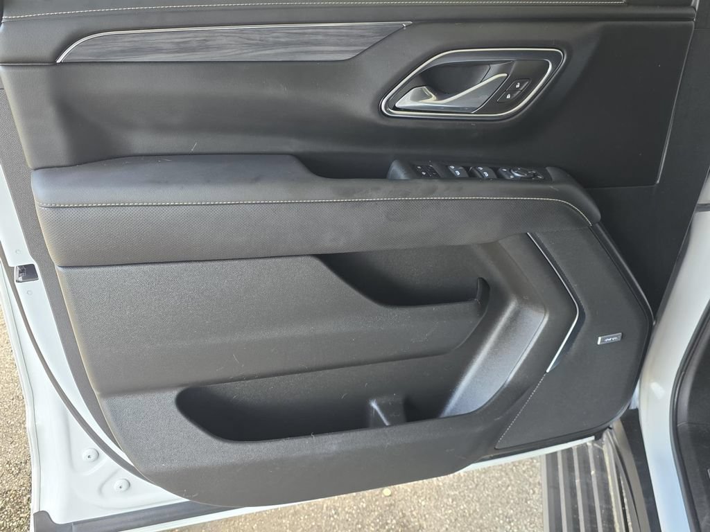 Used 2021 GMC Yukon XL AT4 w/ AT4 Premium Plus Package AWD/4WD image 35