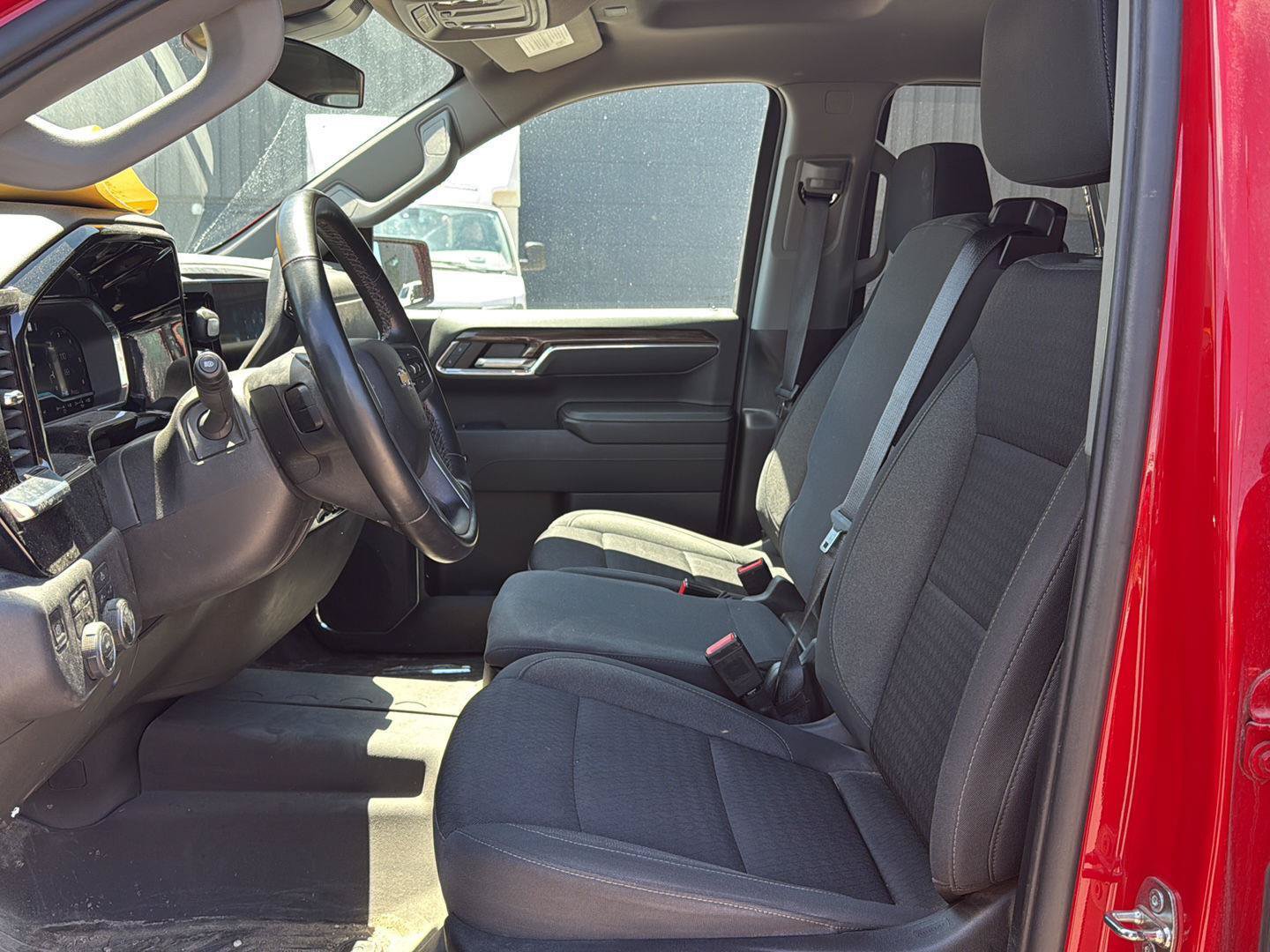 Used 2023 Chevrolet Silverado 1500 LT AWD/4WD image 9