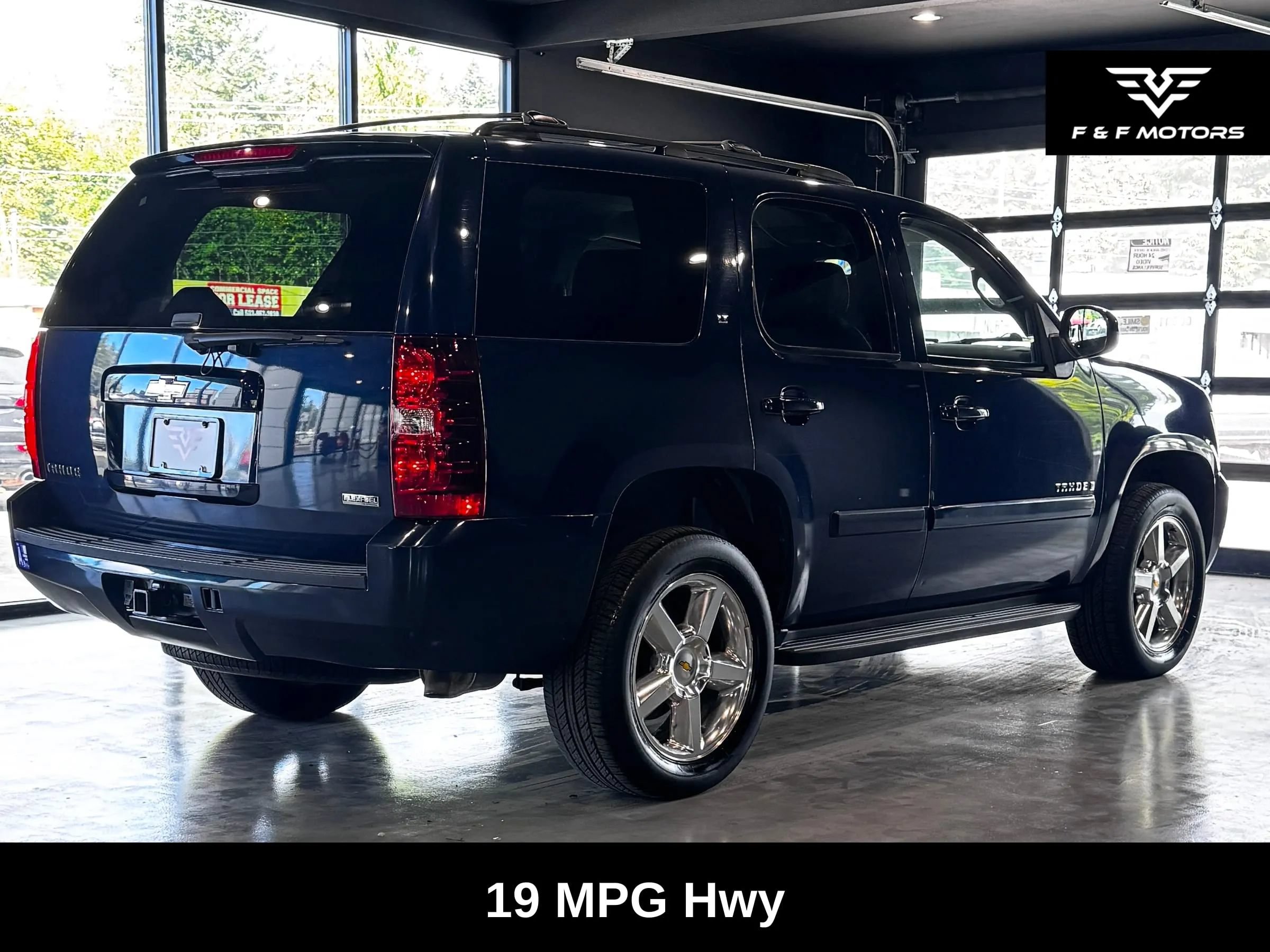 Used 2009 Chevrolet Tahoe LT AWD/4WD image 3