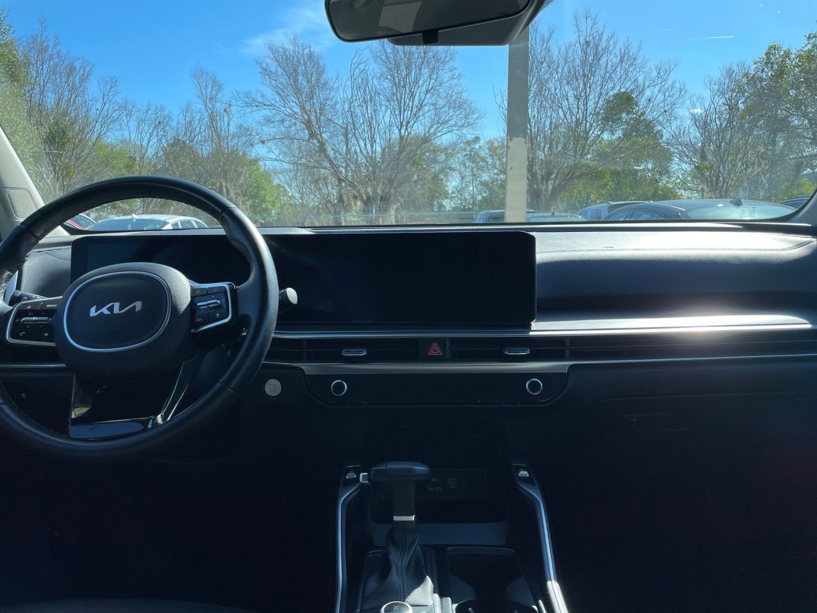 Used 2024 Kia Sorento S image 17