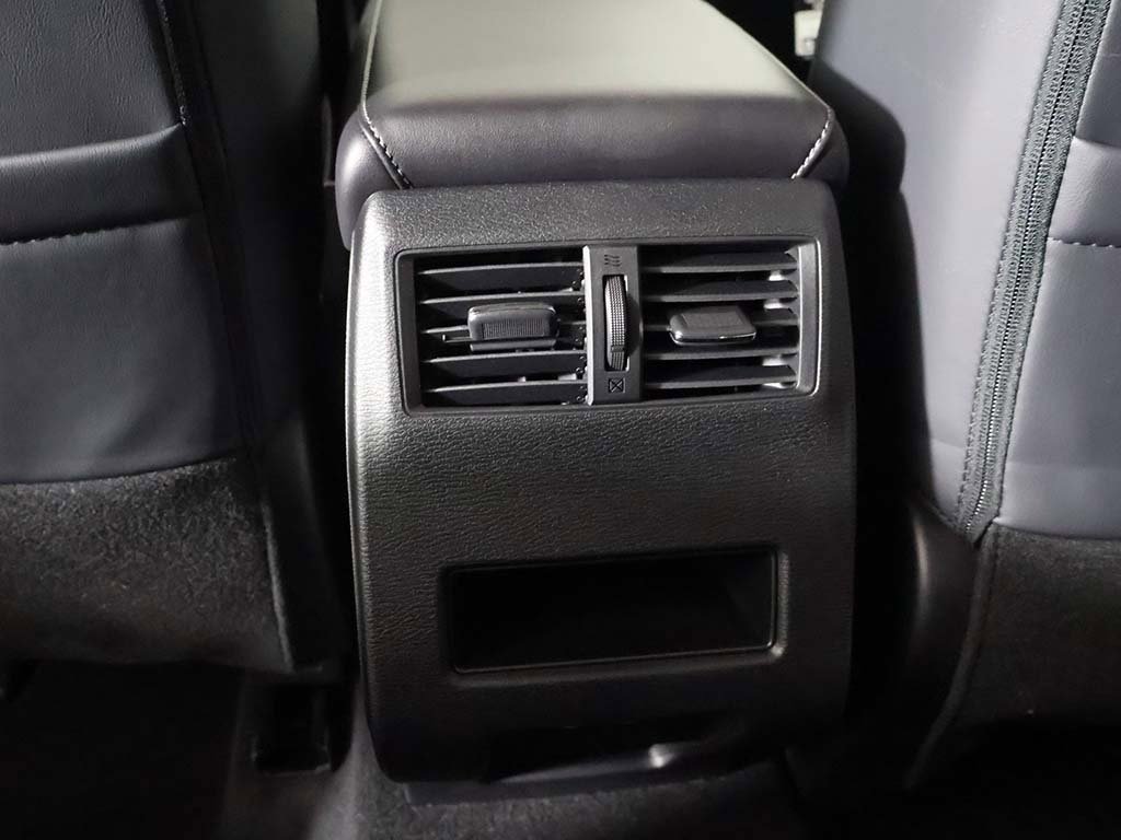 New 2025 Mitsubishi Outlander SE image 40