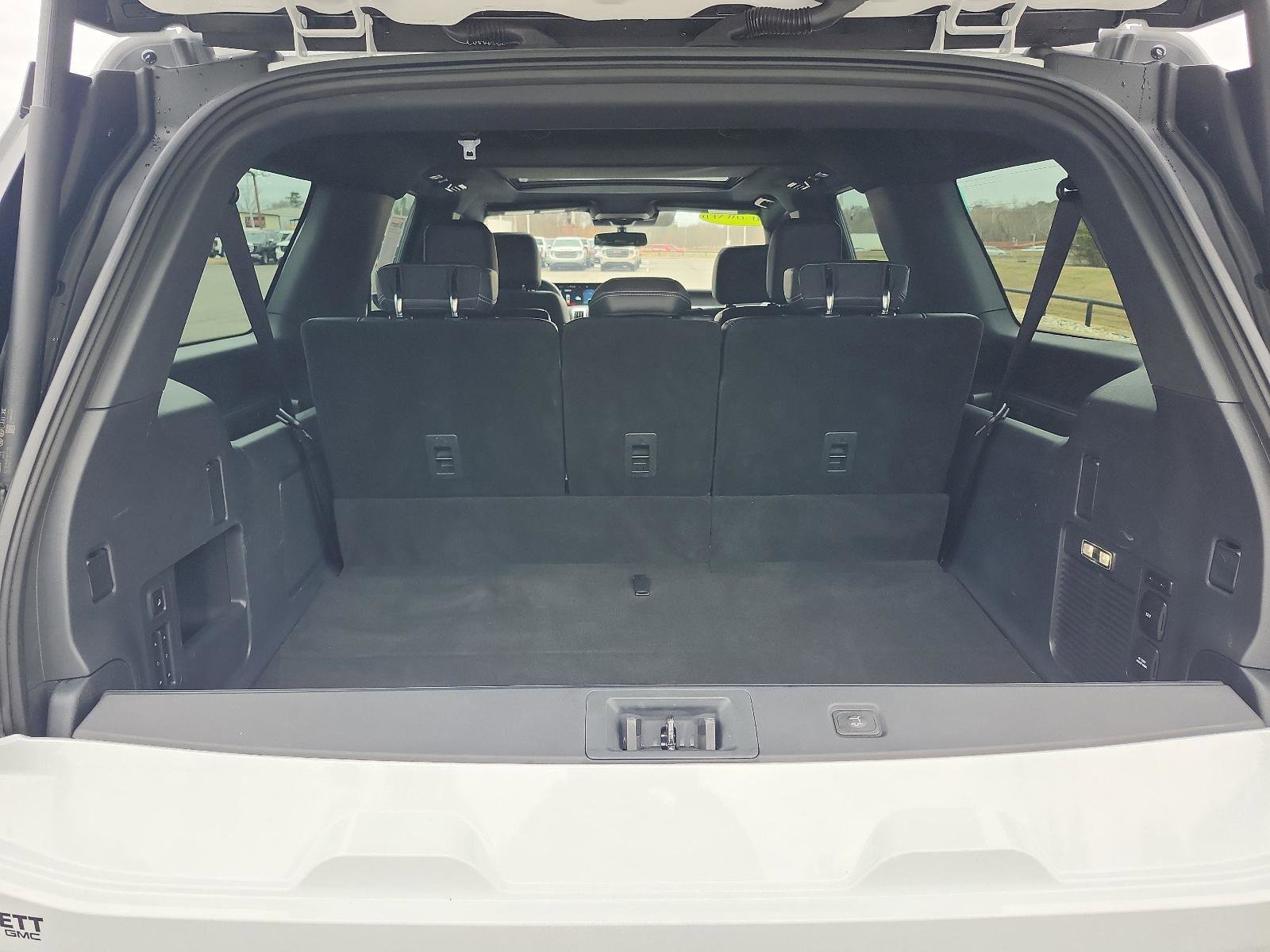 Used 2025 Ford Expedition Max Platinum w/ Stealth Appearance Package image 12