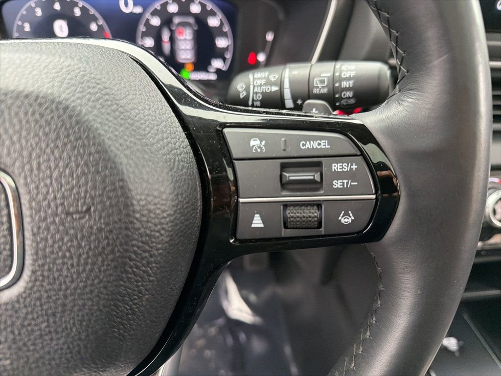 Used 2025 Honda Pilot Elite image 14