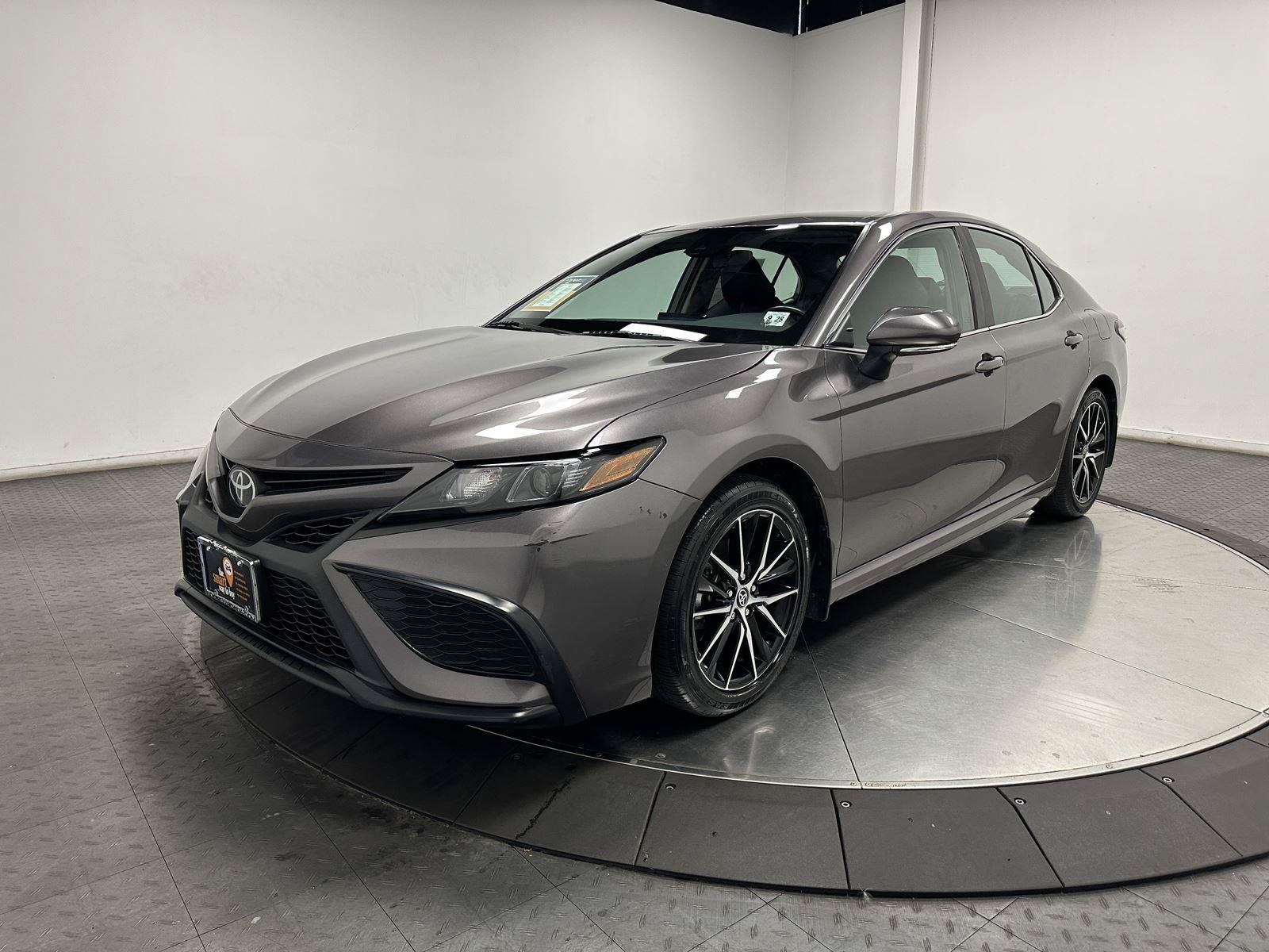 Used 2024 Toyota Camry SE w/ Cold Weather Package