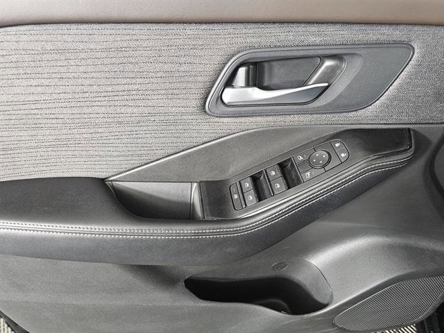 Used 2023 Nissan Rogue SV image 38