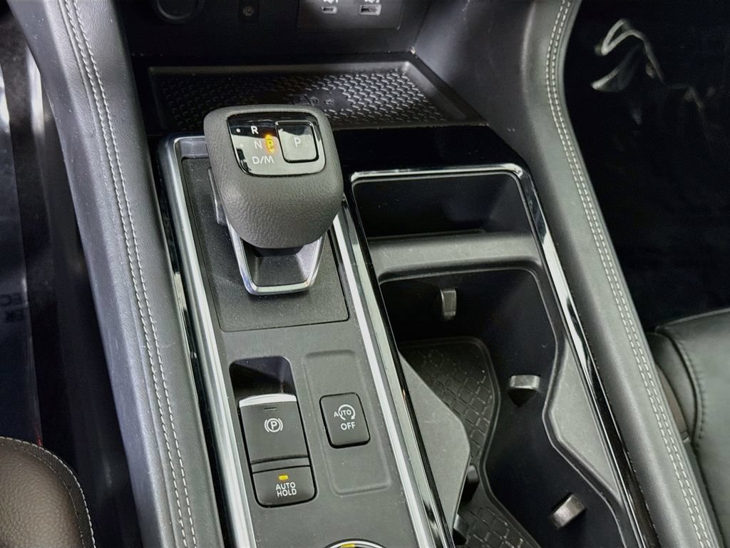 Used 2024 Nissan Pathfinder Platinum AWD/4WD image 8