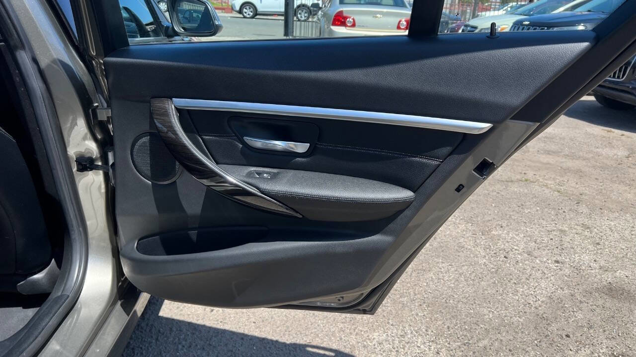 Used 2018 BMW 330e RWD image 32