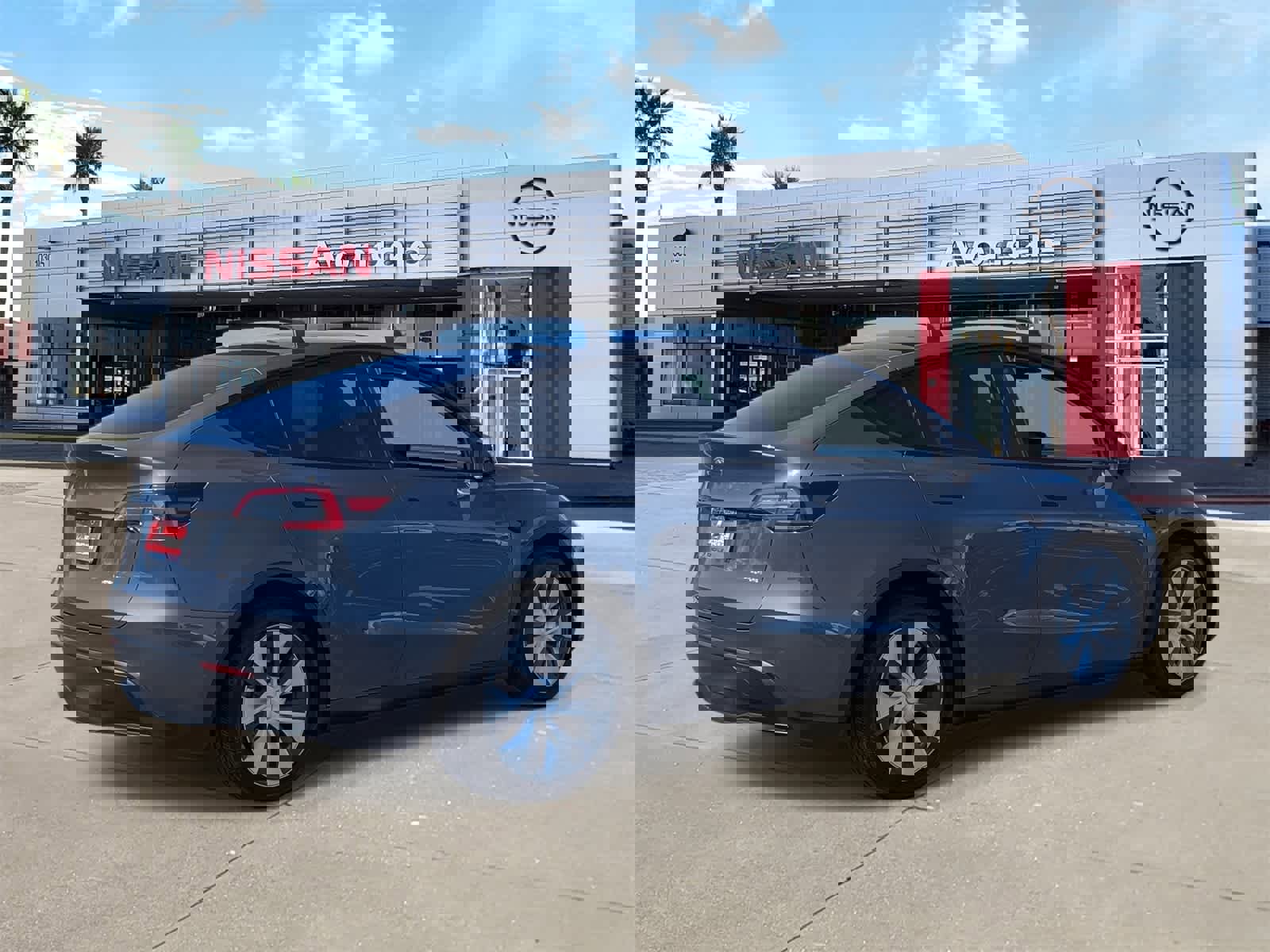 Used 2023 Tesla Model Y Long Range image 5