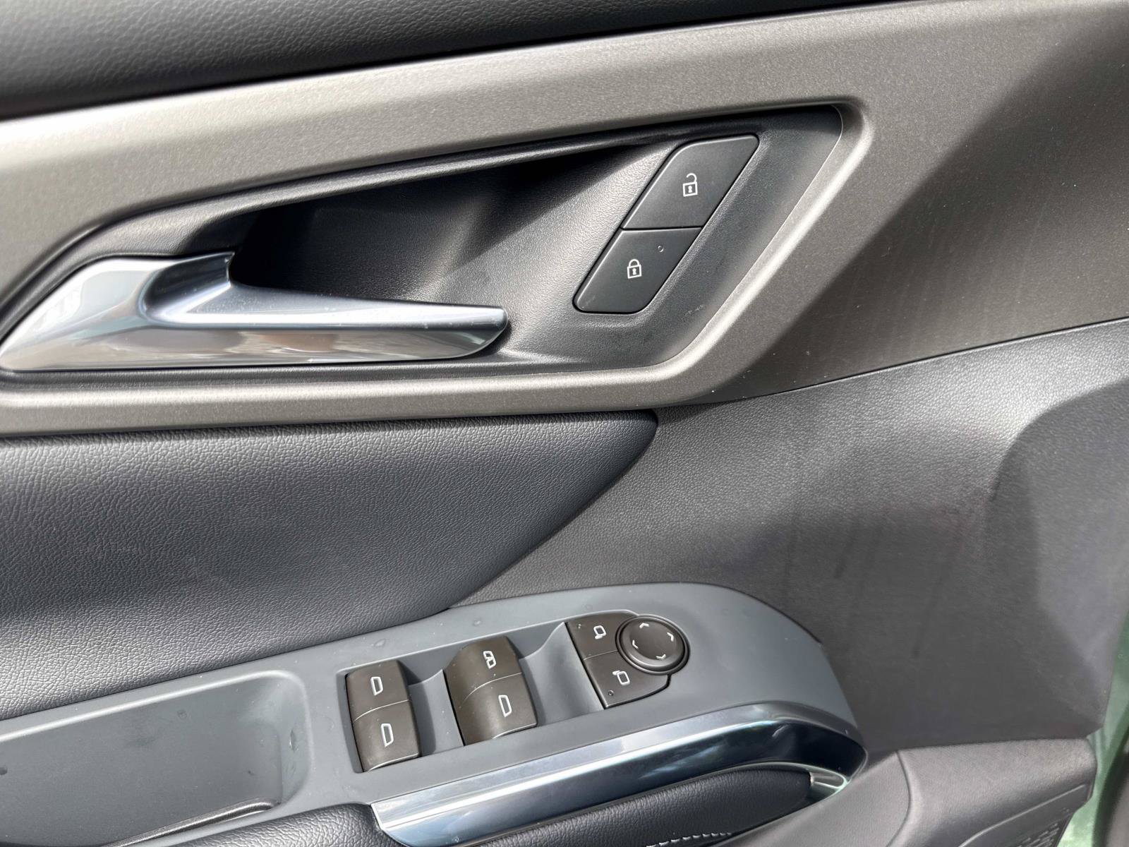 New 2027 Chevrolet Traverse LT w/ Sun and Wheel Package FWD image 19