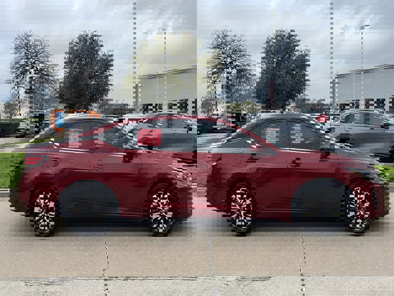 Used 2025 Nissan Sentra SV w/ SV Premium Package image 3