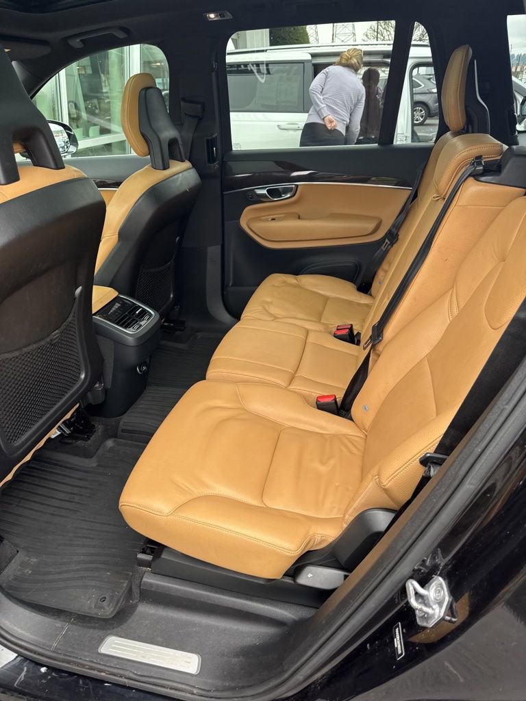 Used 2017 Volvo XC90 T6 Momentum w/ Vision Package image 14