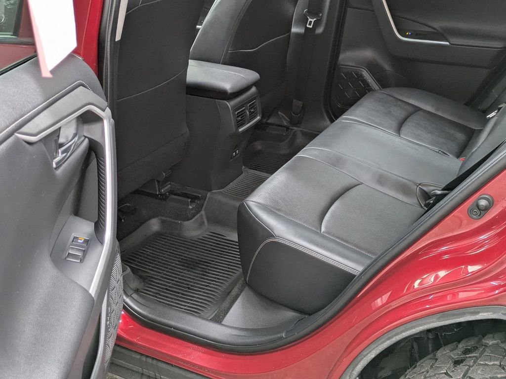 Used 2021 Toyota RAV4 Limited image 30
