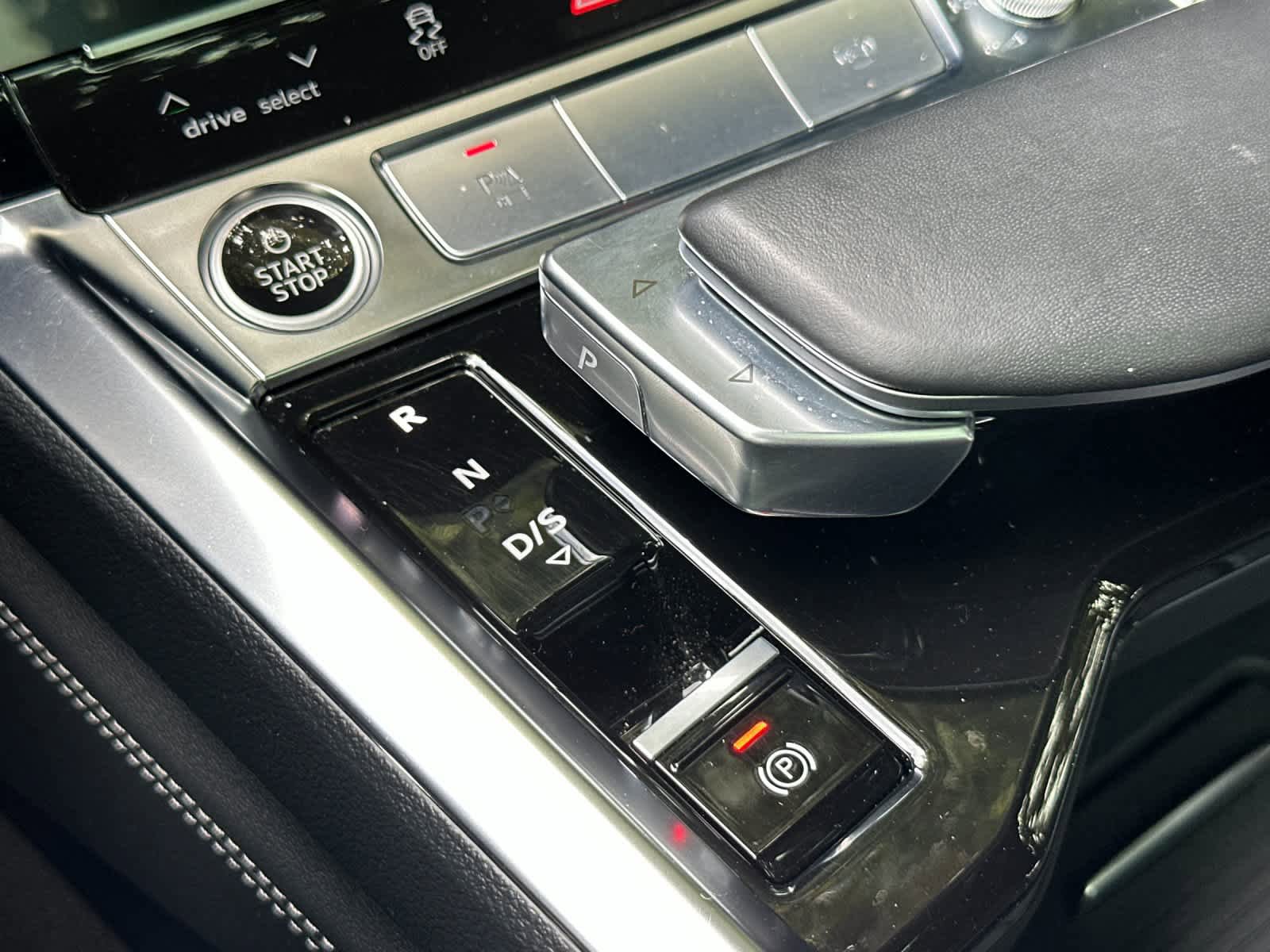 Used 2023 Audi e-tron Premium Plus w/ Premium Plus Package AWD/4WD image 20
