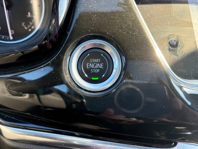 Used 2022 Cadillac XT6 Premium Luxury image 6