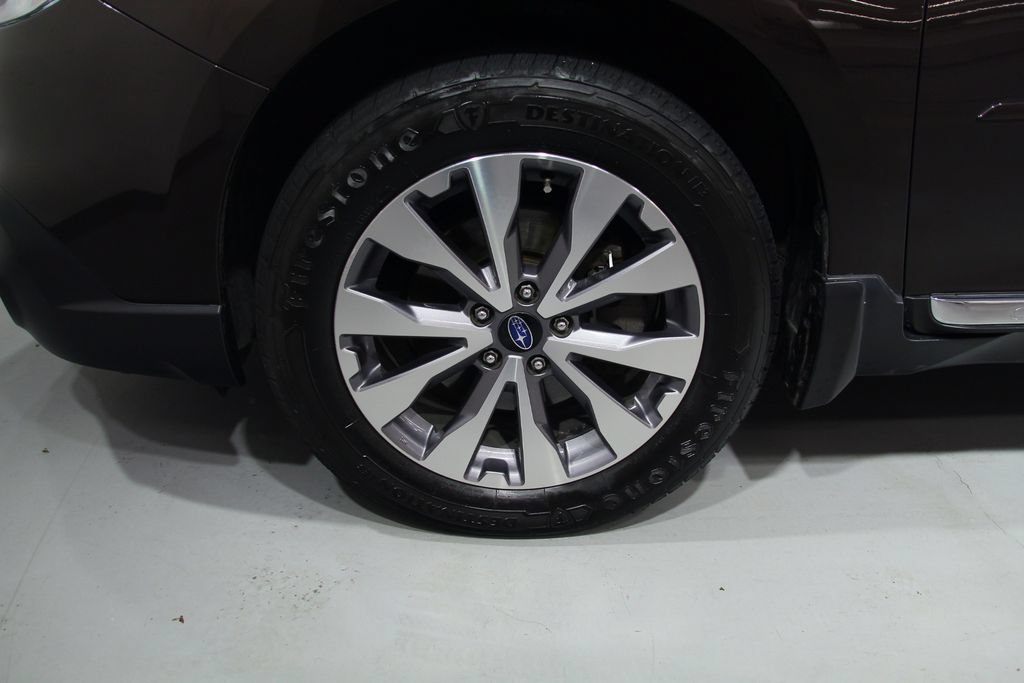 Used 2017 Subaru Outback 3.6R Touring AWD/4WD image 16