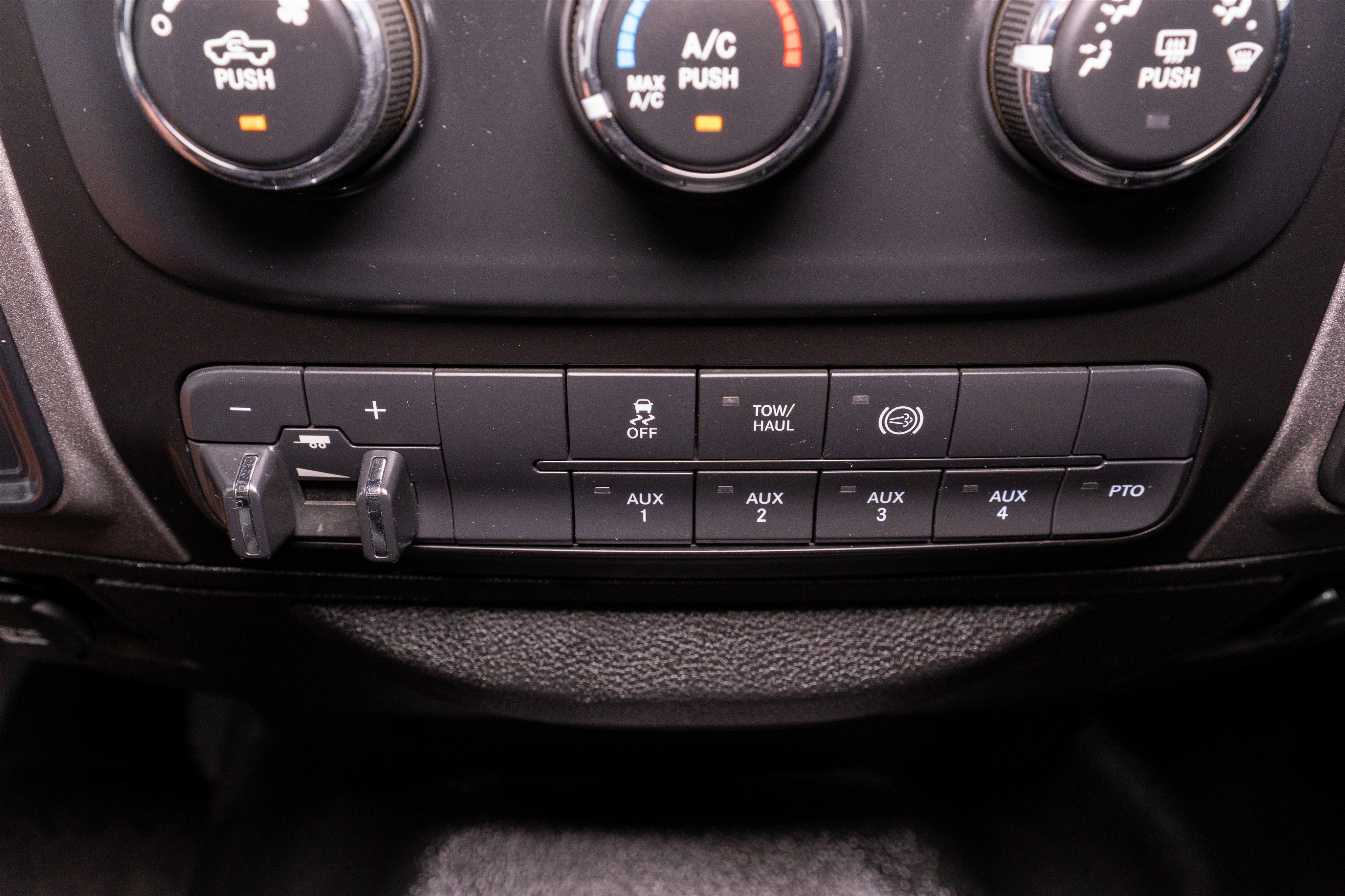 Used 2018 RAM 3500 Tradesman w/ Chrome Appearance Group AWD/4WD image 20