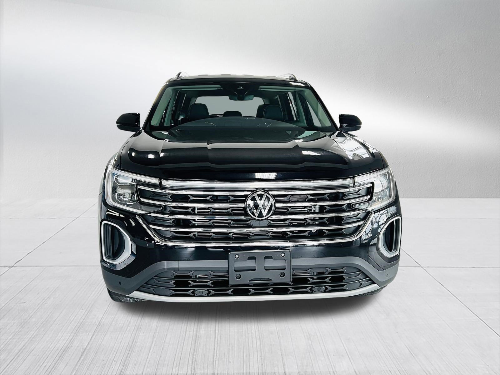 Used 2025 Volkswagen Atlas SE AWD/4WD image 3