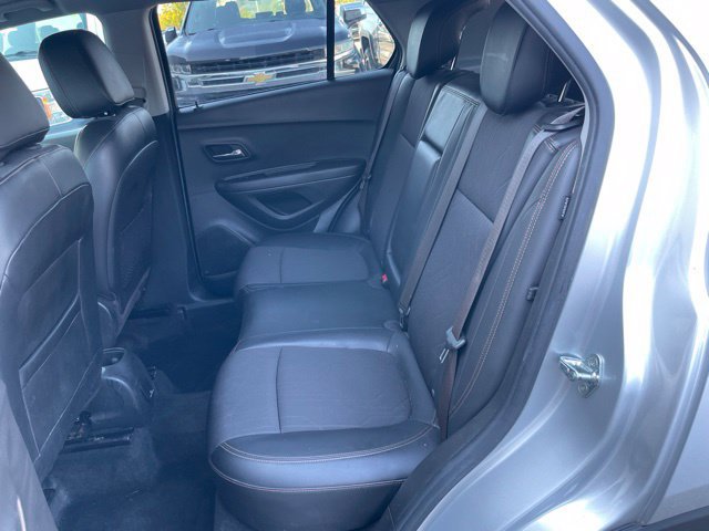 Used 2018 Chevrolet Trax LT w/ LT Convenience Package AWD/4WD image 17