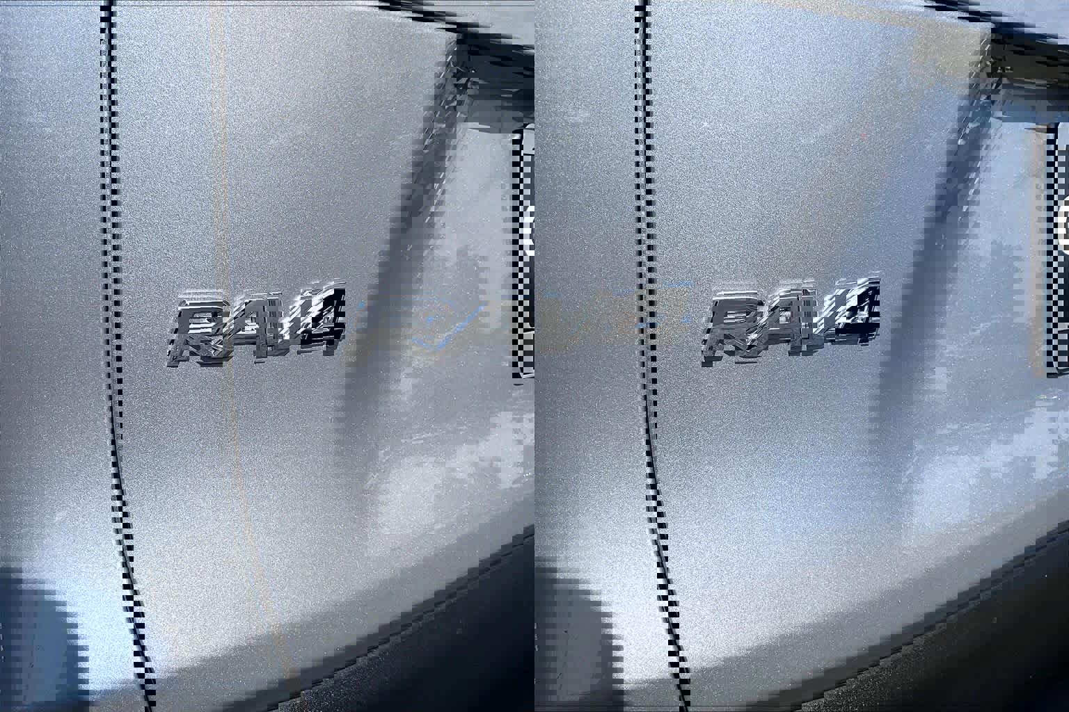 Used 2021 Toyota RAV4 XLE Premium FWD image 30