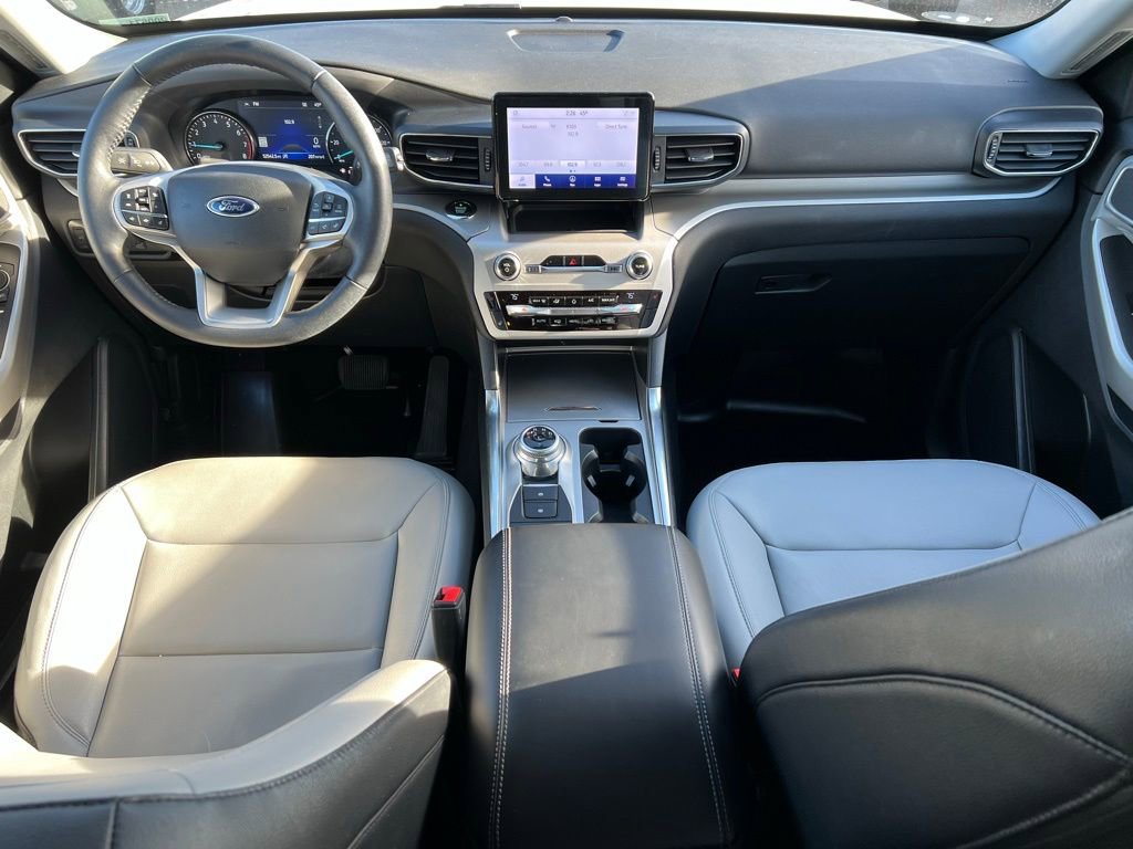 Used 2021 Ford Explorer XLT w/ Equipment Group 202A image 24