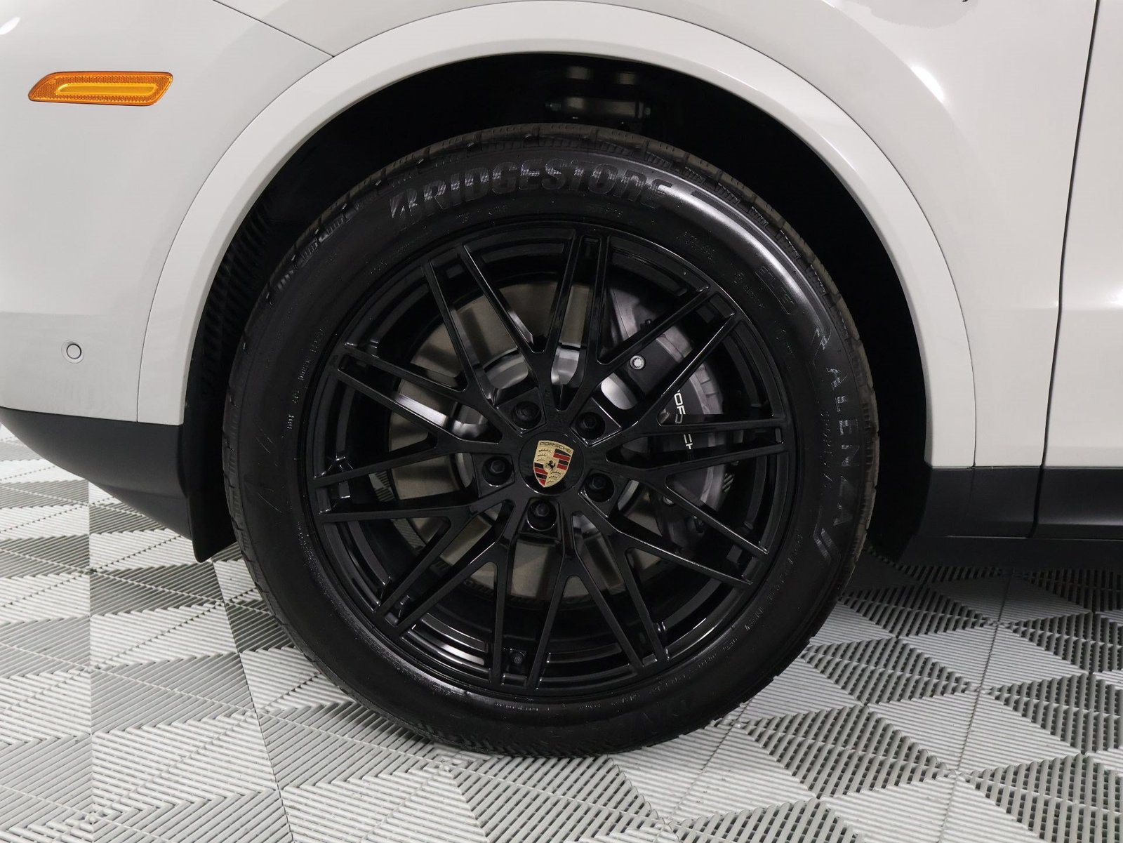Certified 2026 Porsche Cayenne E-Hybrid AWD/4WD image 30