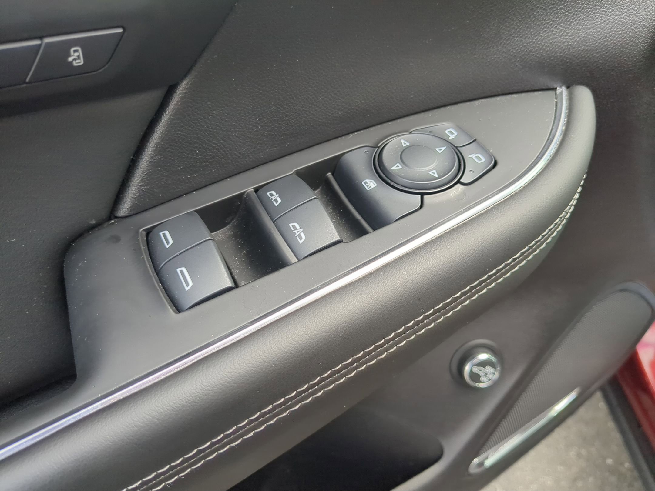 Used 2023 Buick Envision Avenir AWD/4WD image 22