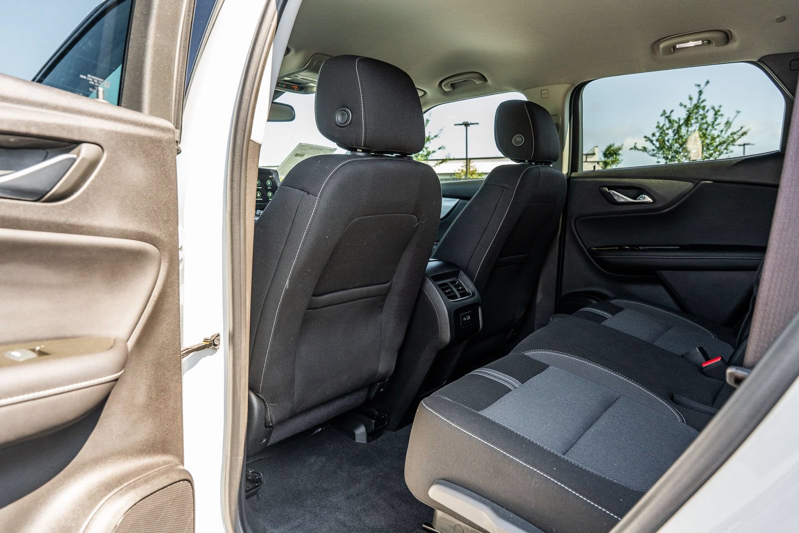 Used 2024 Chevrolet Blazer LT w/ Convenience Package FWD image 16