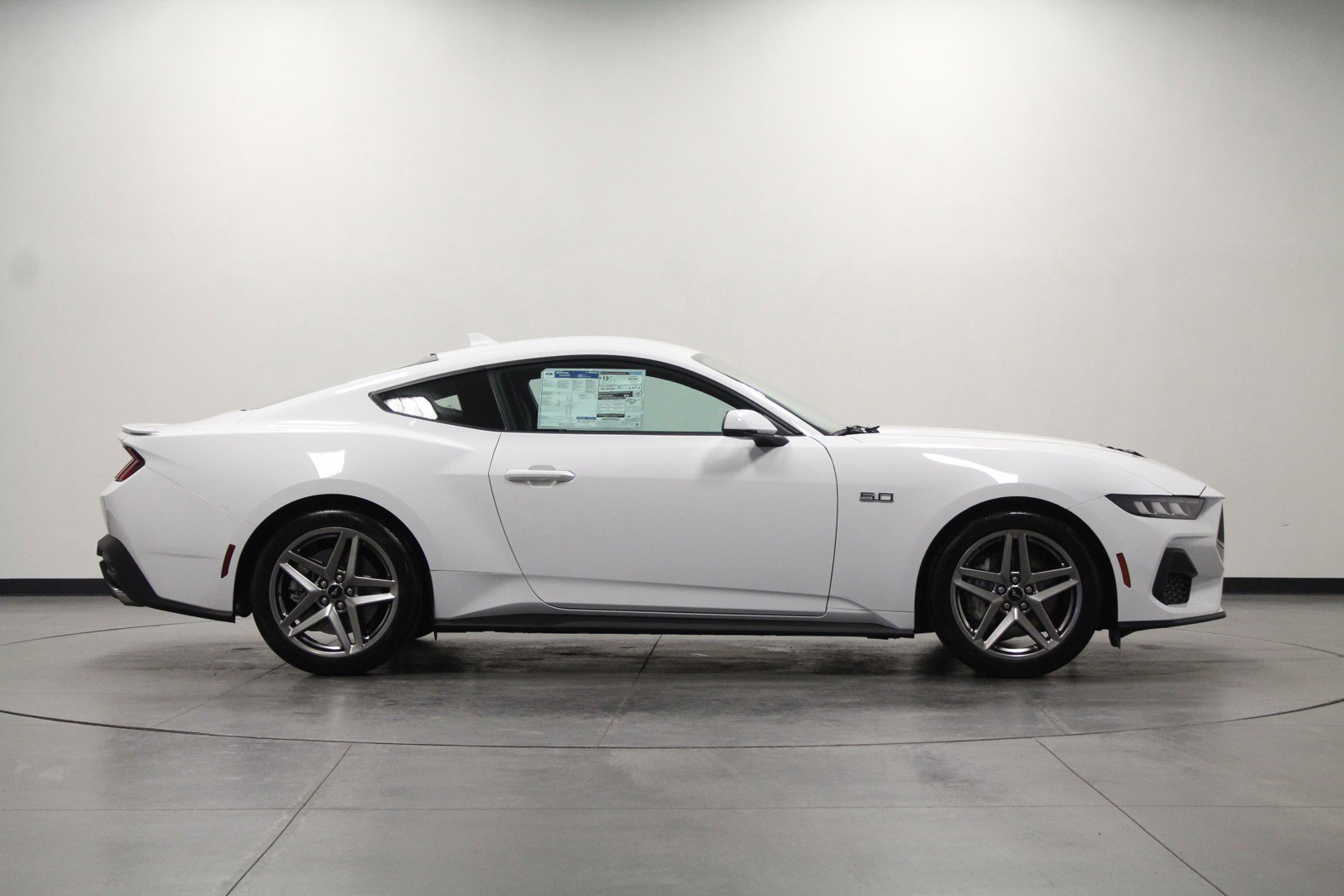 Used 2024 Ford Mustang GT Premium image 3