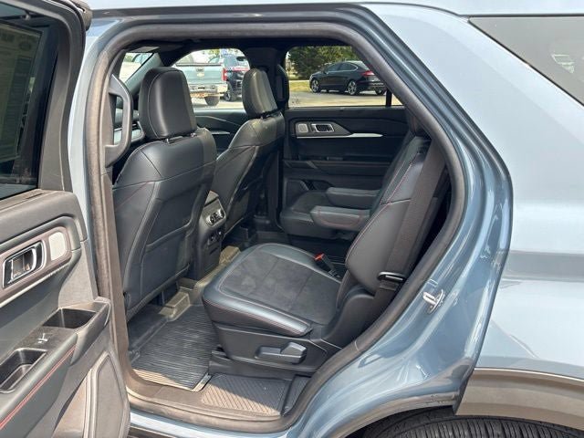 Used 2025 Ford Explorer ST AWD/4WD image 18